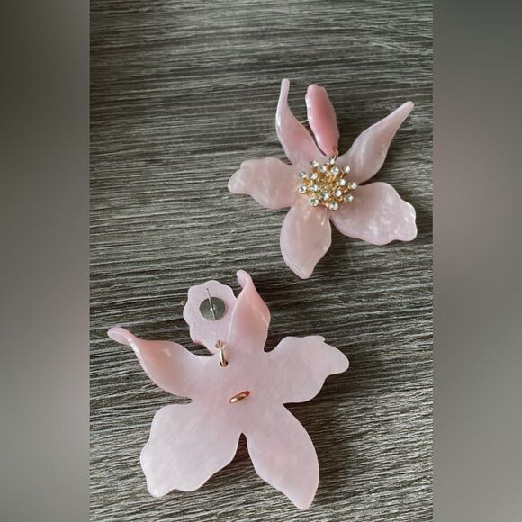 Pink flower earrings A258 - Picture 2 of 4